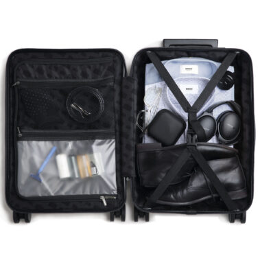 Divider and compression straps