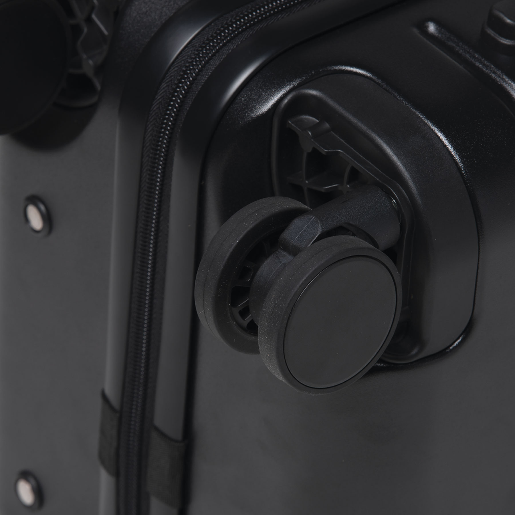 Silent 360° spinner wheels