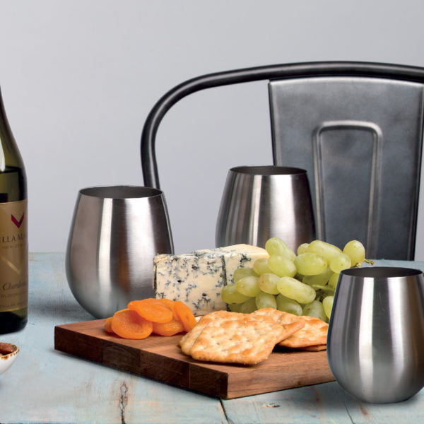 stainless-steel-wine-glass-Lifestyle-600x600